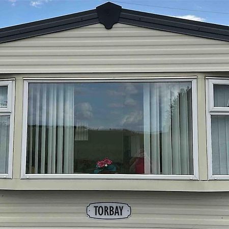 4-Bedroom Cosalt Caravan In Uddingston, Glasgow Extérieur photo