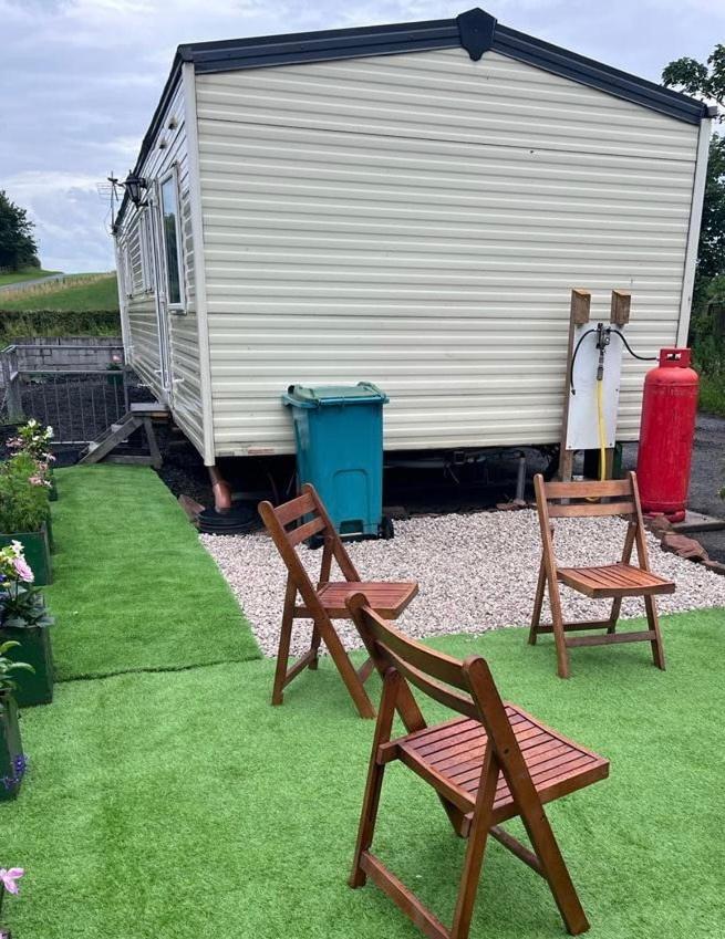 4-Bedroom Cosalt Caravan In Uddingston, Glasgow Extérieur photo